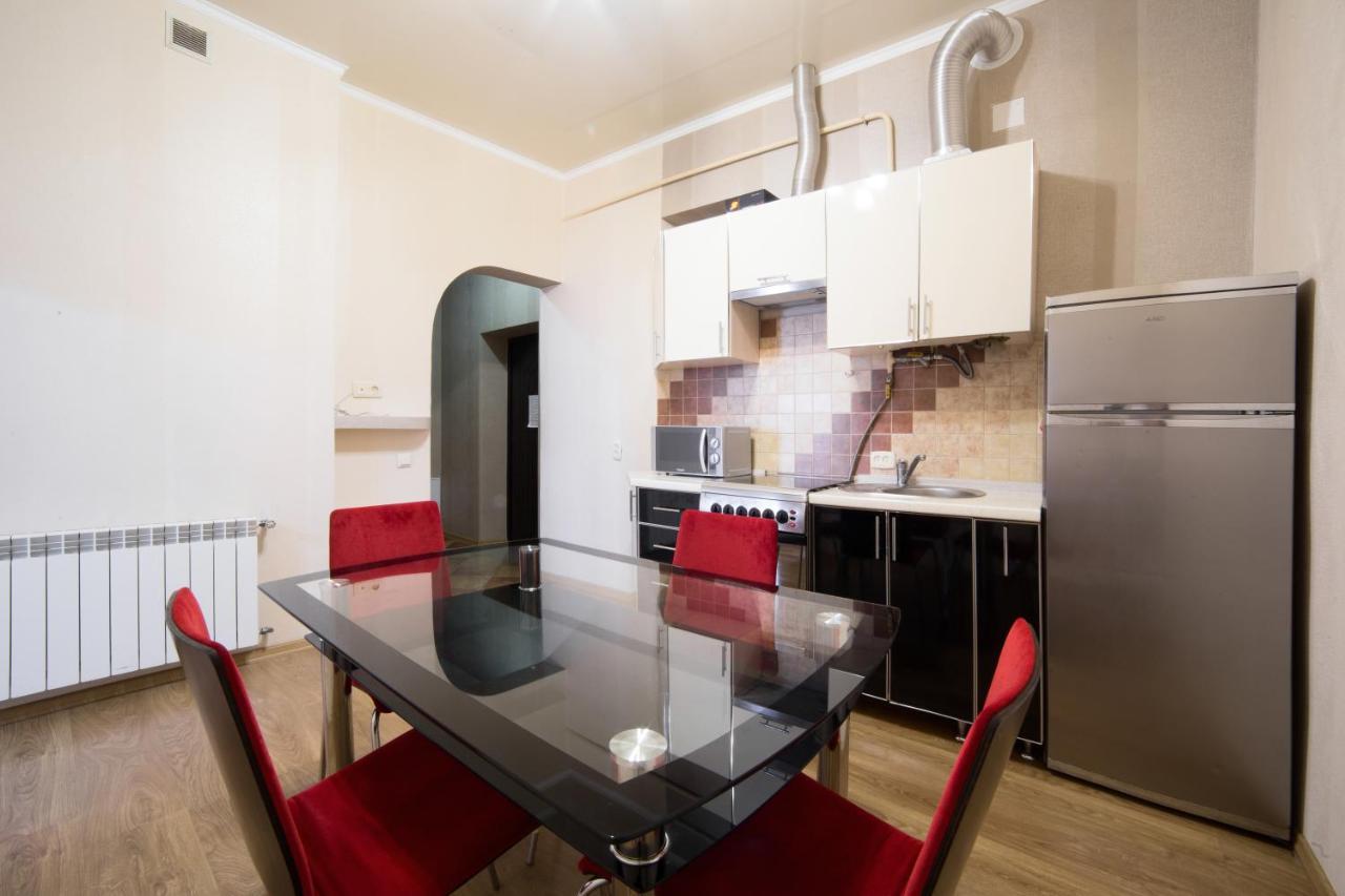 Apartment On Virmenska 3, With 2 Separate Bedrooms إلفيف المظهر الخارجي الصورة