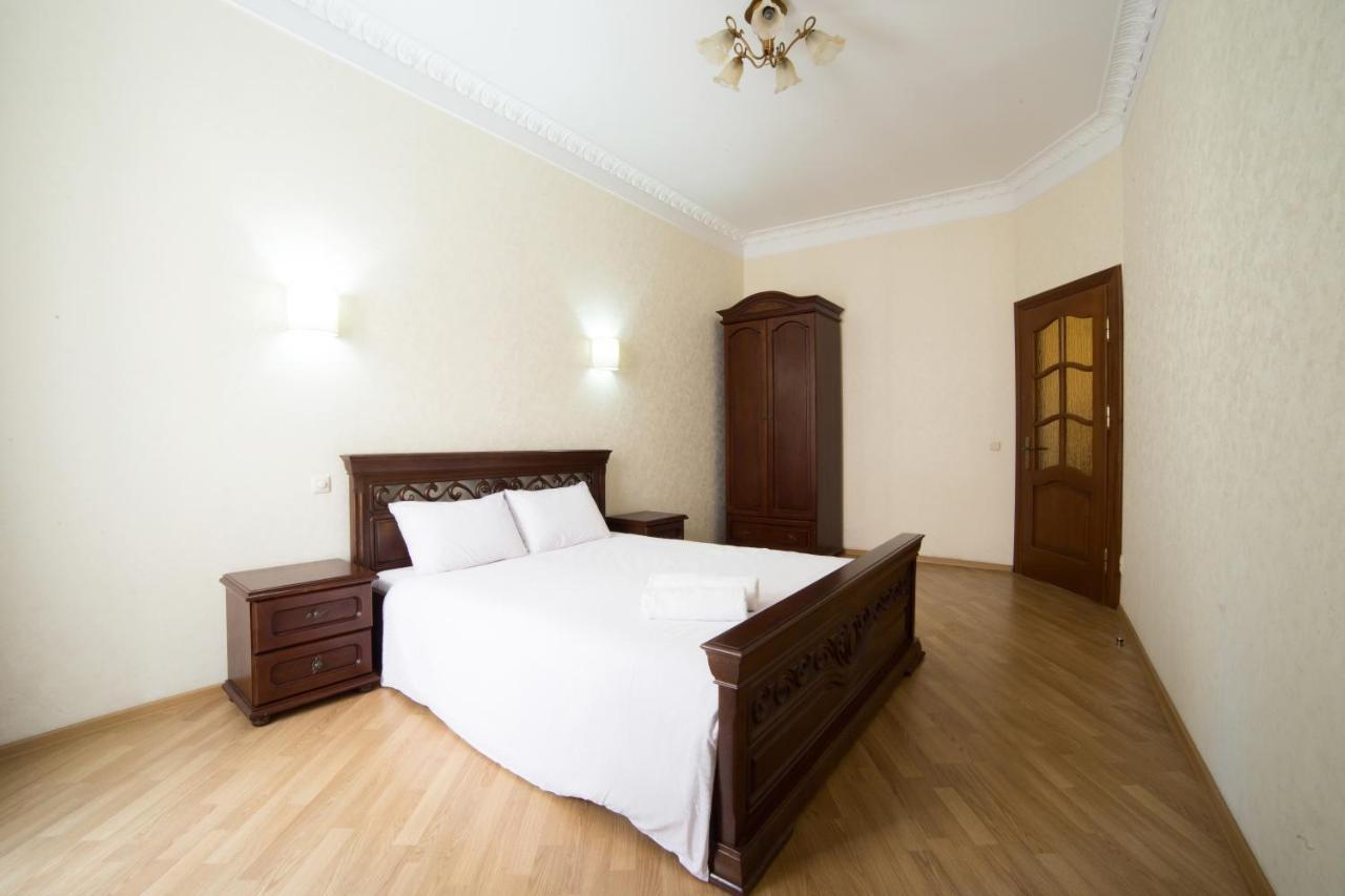 Apartment On Virmenska 3, With 2 Separate Bedrooms إلفيف المظهر الخارجي الصورة