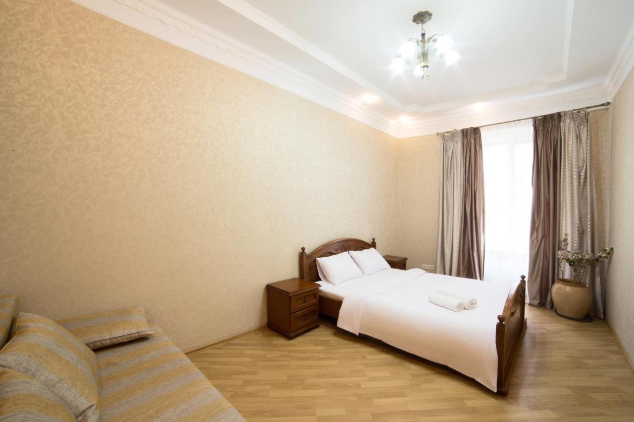 Apartment On Virmenska 3, With 2 Separate Bedrooms إلفيف المظهر الخارجي الصورة